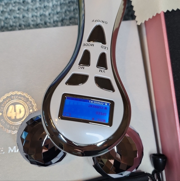 4D Microcurrent Pulse Face Massager
